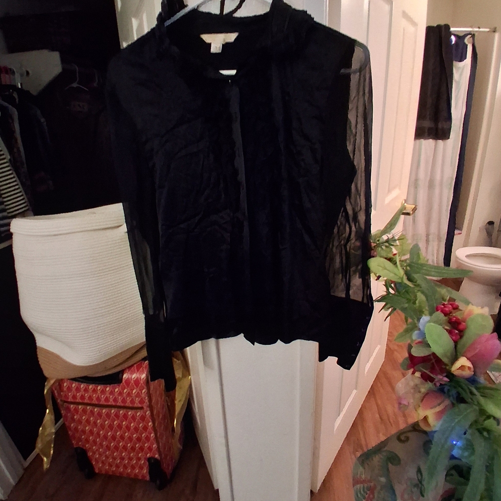 Liz Claiborne Black Sheer-Sleeve Blouse
